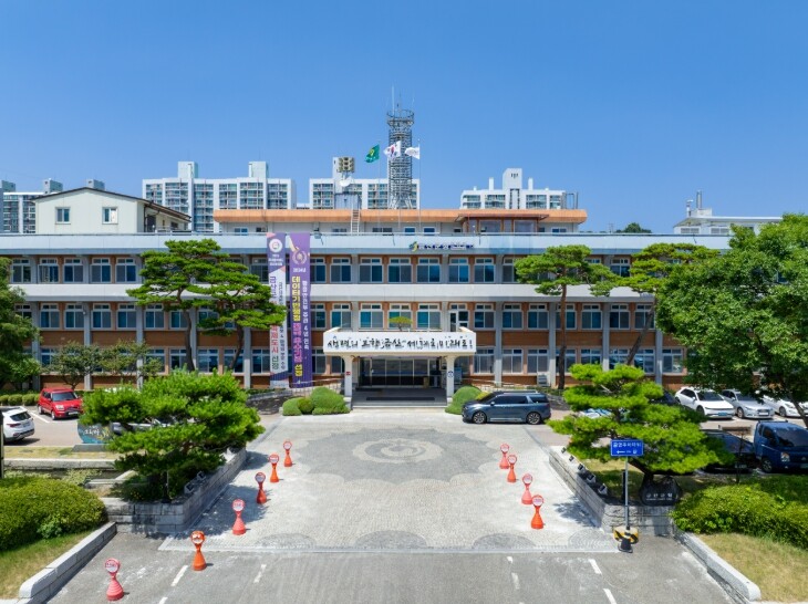 금산군민 49명·법인 33곳 2025...