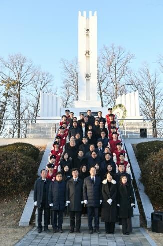 경북교육청, 충혼탑 참배와 새해 다짐...