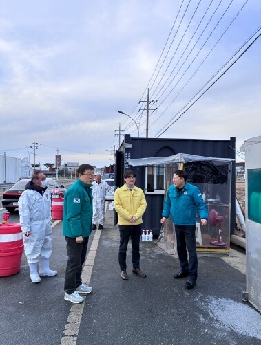 김제시 부시장, 가축 방역 현장 방문...