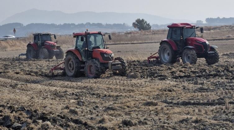 전남도, ‘논 깊이갈이’ 앞당겨 왕우...