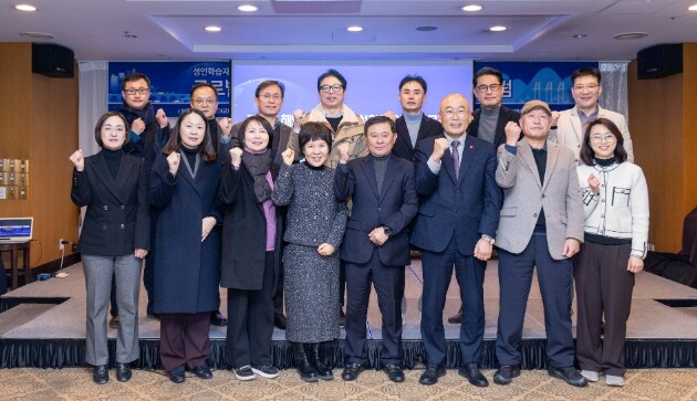 제주항, 57년 만에 첫 정기 국제 ...